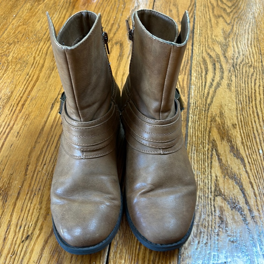 UNR8ED brand Barcelona style tan booties.  Size 8.5.  Good used condition